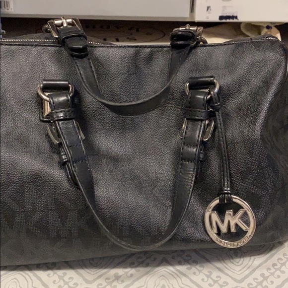 Handbag - Picture 6 of 10